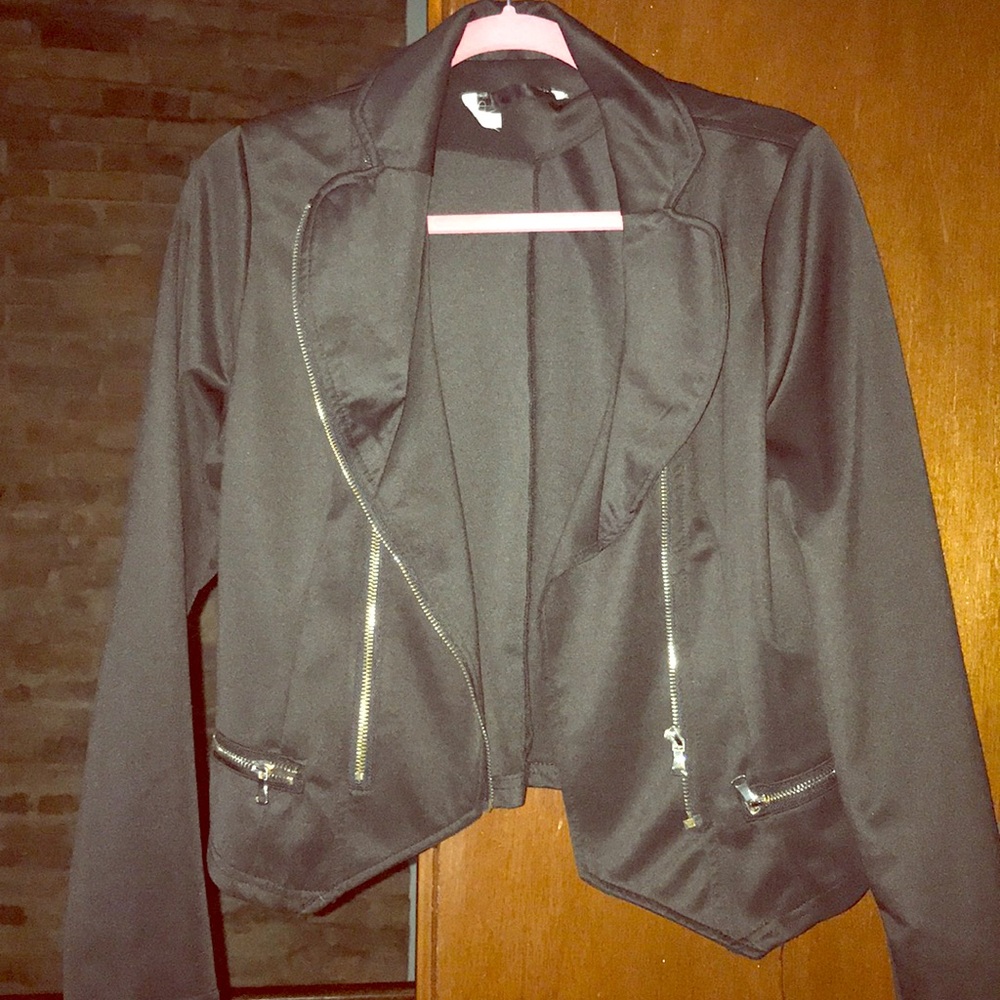 Super cute blazer with faux zippers